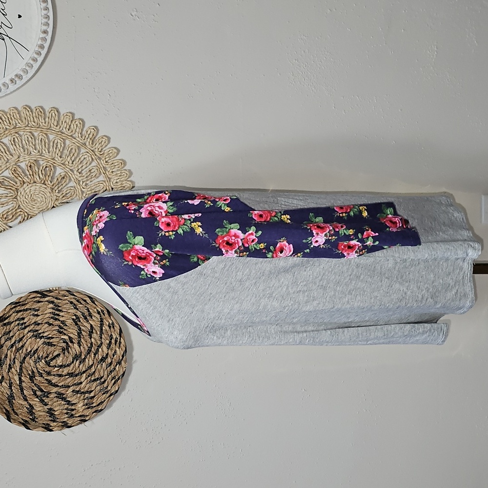 Brenda's Navy Blue Pink Floral Sleeve Gray Tee Womens L Coquette Girly Feminine - Picture 2 of 4